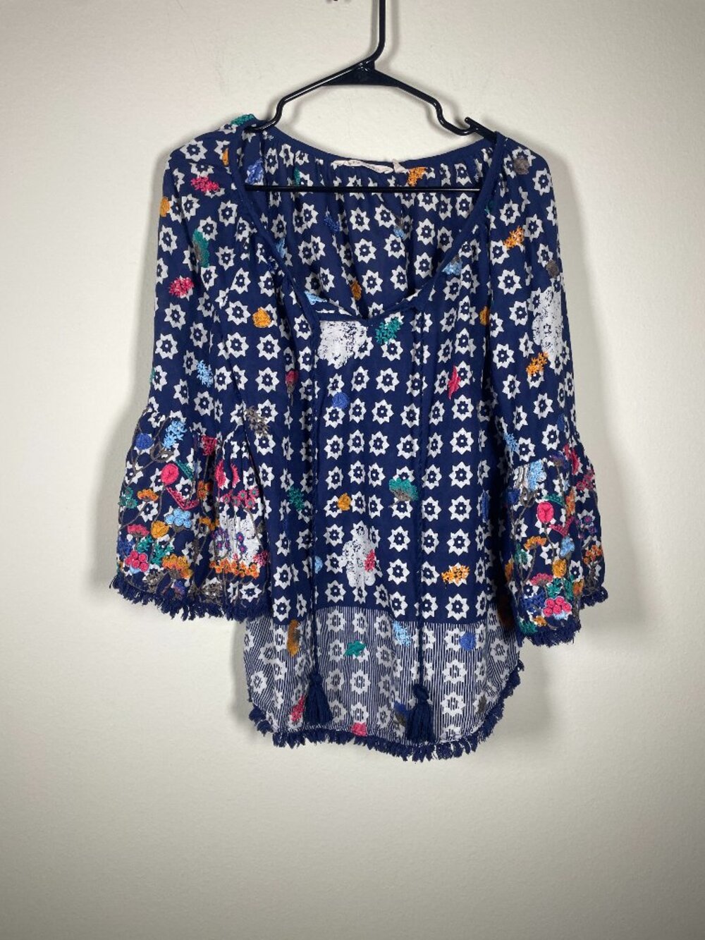 Soft Surroundings Women's Bell Sleeve Embroidered Peplum Tassell Top Small!
